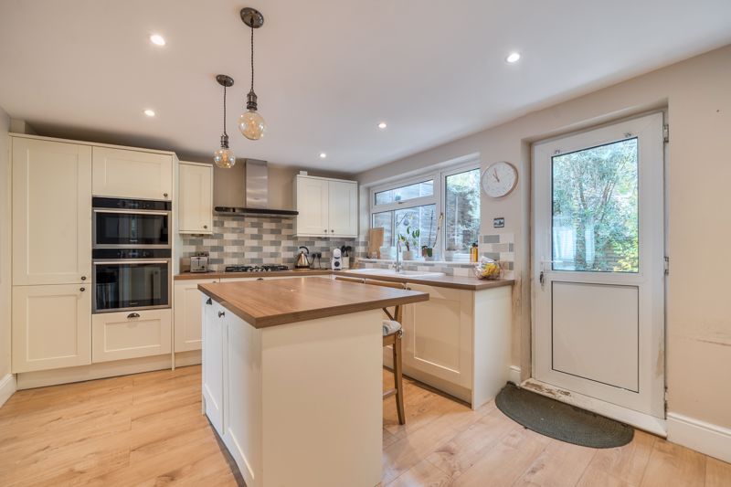 Kitchen- click for photo gallery